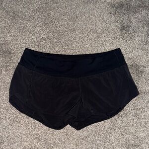 Lululemon 2.5” Hotty Hot Black Shorts